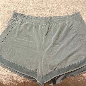 Pale green mesh racer run shorts 4 inch athleta SZ 1X like new